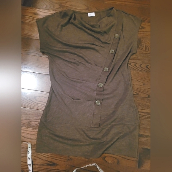 Flattering colour with stylish large buttons, great condition. - Picture 1 of 7